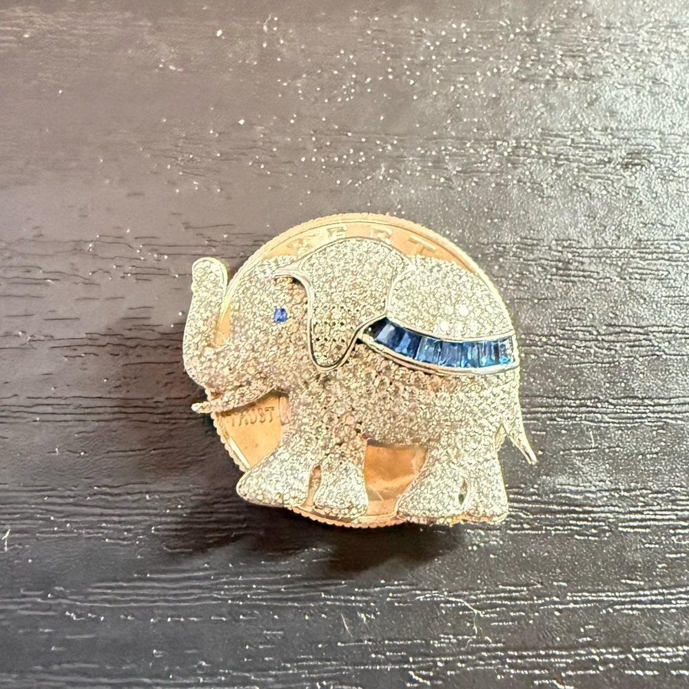 925 Sterling Silver Clear Iced CZ & Blue Sapphire Elephant Pendant - Picture 9 of 9